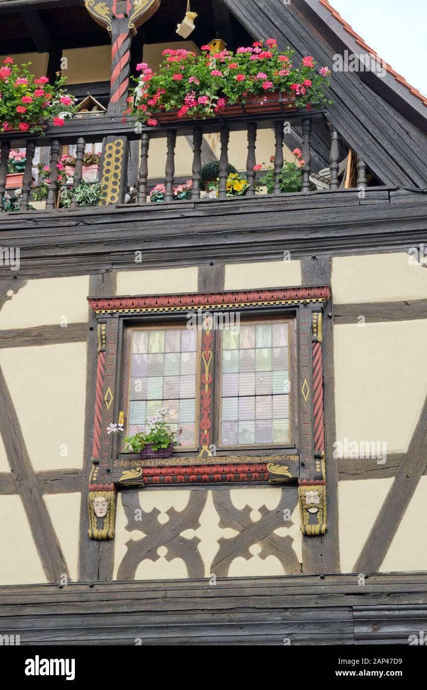 Detail des Fachwerkgebäudes in Kaysersberg-Vignoble, Elsaß Stockfoto