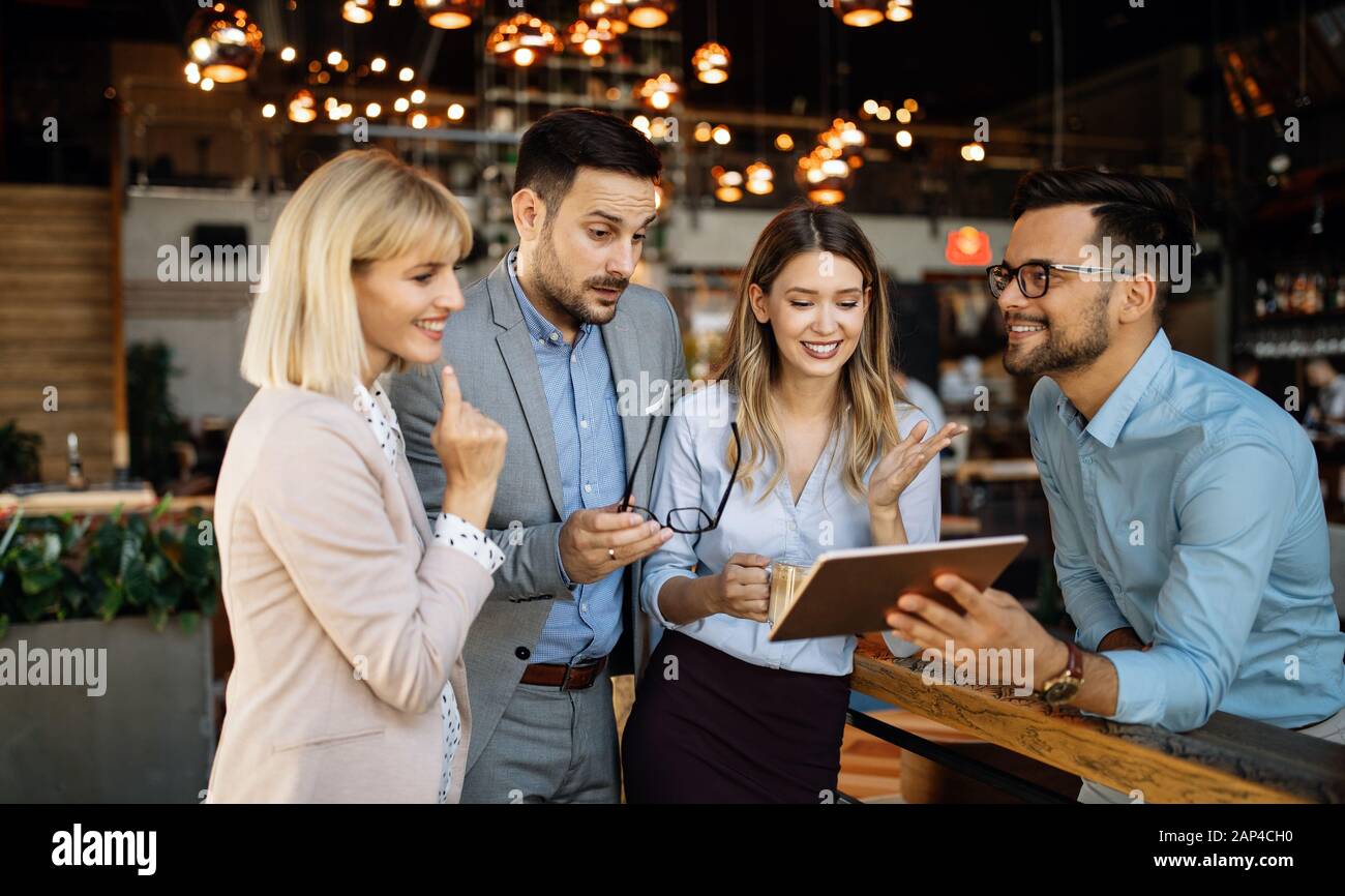 Menschen treffen die Kommunikation business Brainstorming Teamarbeit Konzept Stockfoto