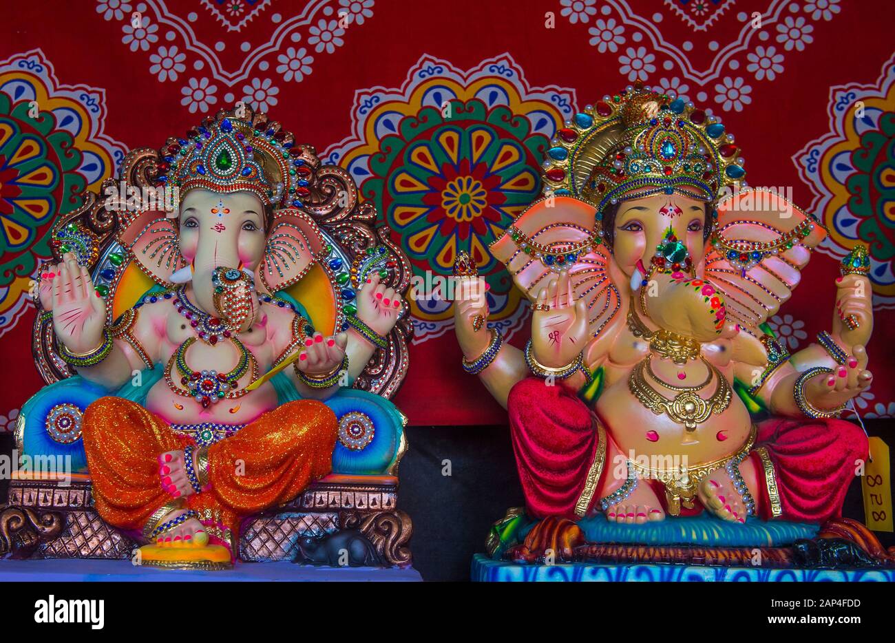 Dekoriert Ganesh Idol während Ganesh Chaturthi Festival in Mumbai Indien Stockfoto
