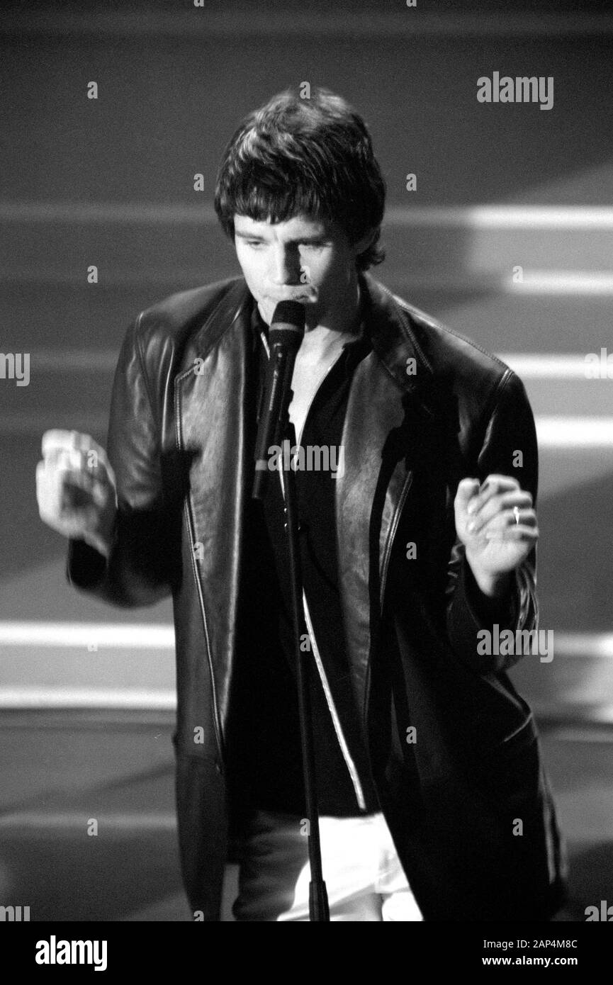 Sanremo Italien 22.02.1996, Take That, Gäste des Festival von Sanremo 1996: Jason Orange während der Leistung Stockfoto