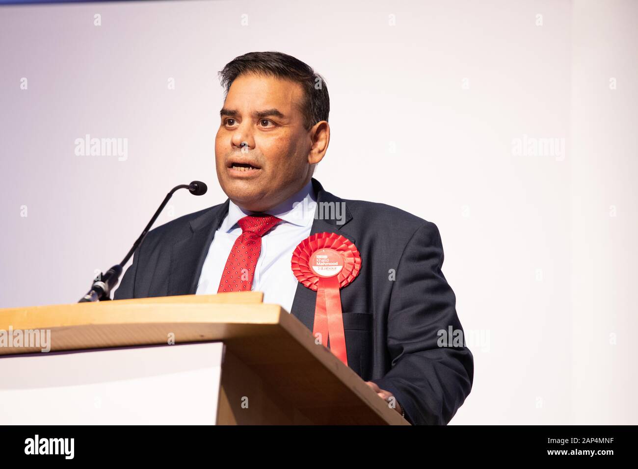 Khalid Mahmood MP behielt seinen Perry Barr Birmingham Sitz für Labour bei den Parlamentswahlen 2019 Stockfoto