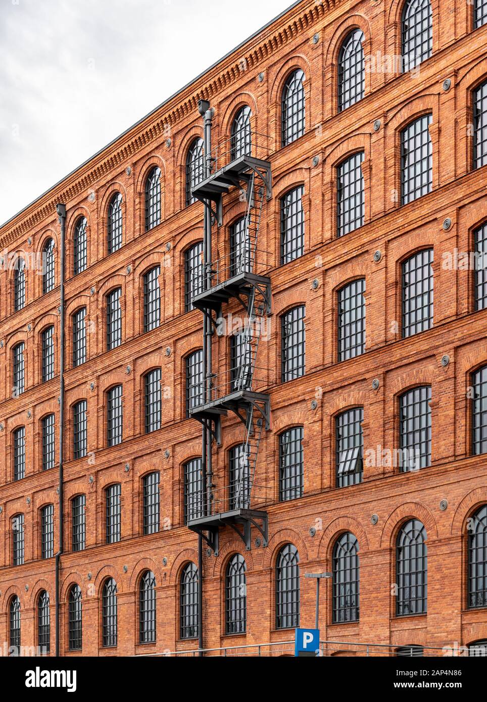 Manfaktura ist massive Shopping- und Entertainment Center Mit der ehemaligen Fabrik von Israel Poznański Factory in Lodz, Polen. Stockfoto