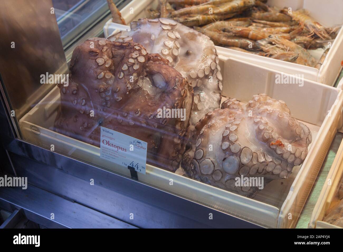 Fish-Gruber Fischhändler, Naschmarkt, Wien, Österreich. Stockfoto