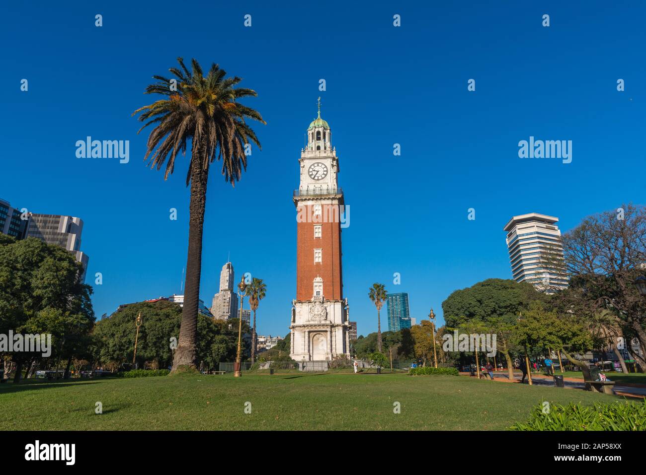 Torre de los Ingleses oder Uhrturmdenkmal, Barrio oder Stadtquartier Retiro, Landeshauptstadt Buenos Aires, Argentinien, Lateinamerika Stockfoto