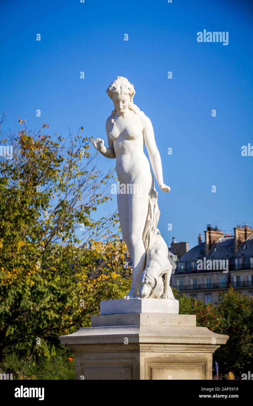 Die Nymphe Statue in Jardin des Tuileries, Paris, Frankreich Stockfoto