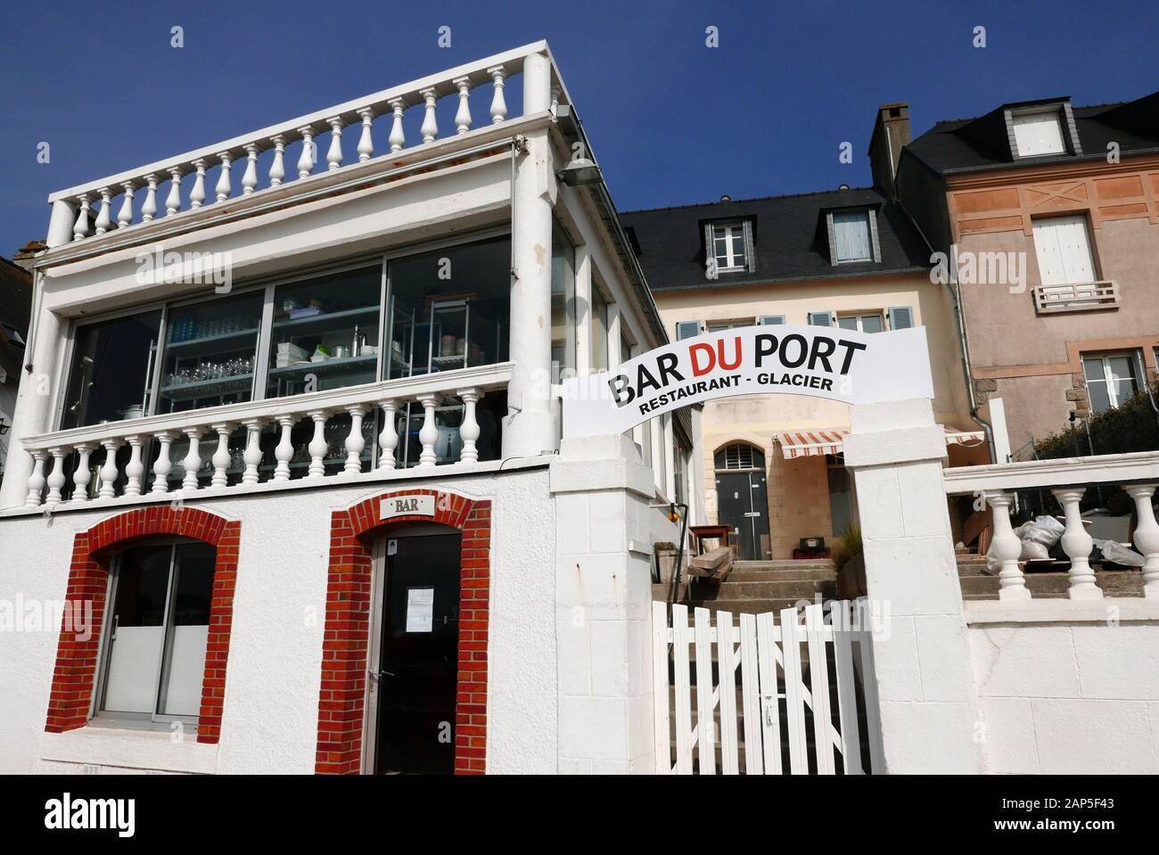 Ile de Batz, Bar du Port, Finistere, Bretagne, Frankreich, Europa Stockfoto