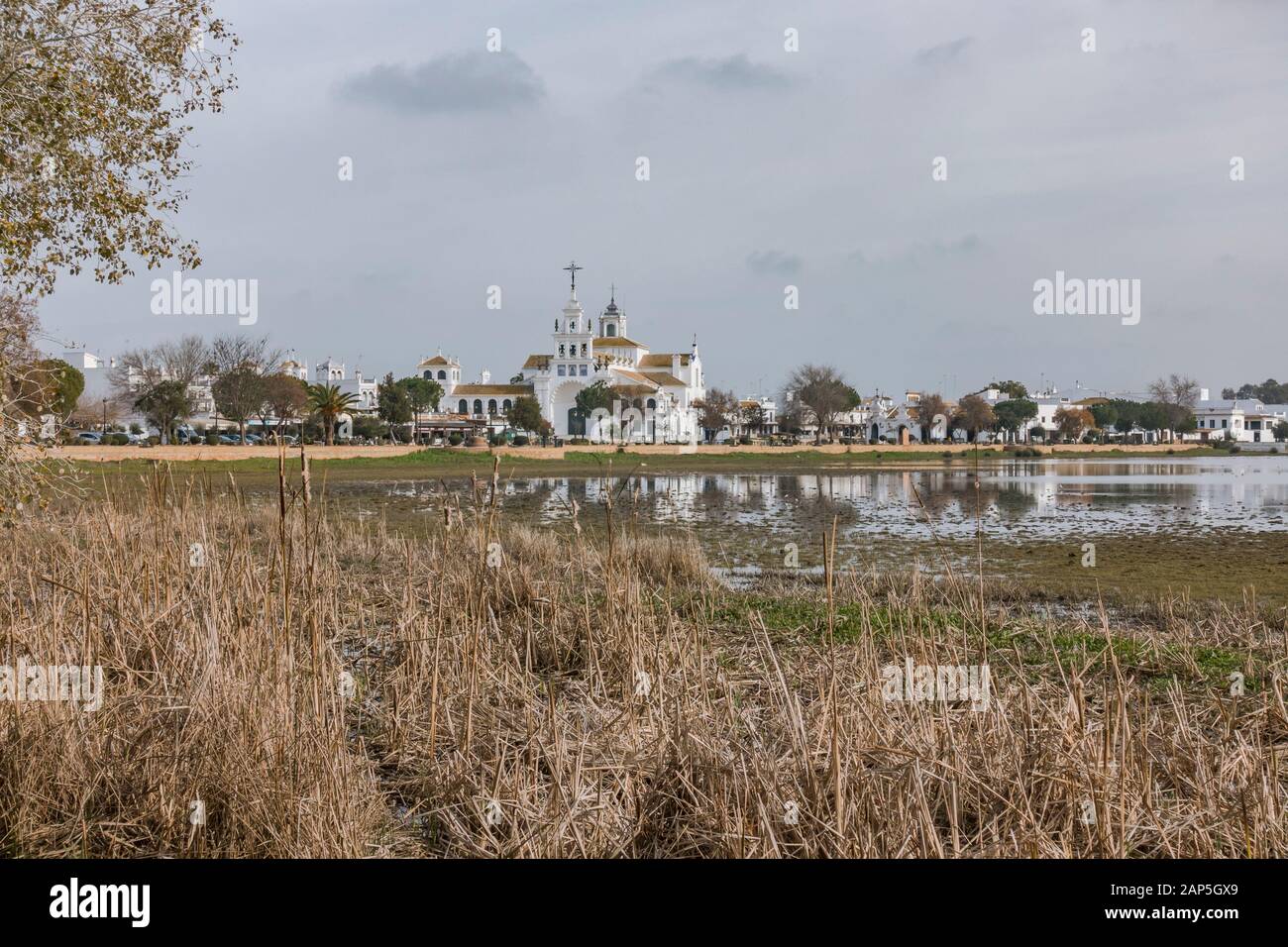 El Rocio Kirche, Einsiedelei der Jungfrau von El Rocio, Marismas, Nationalpark Doñana, Andalusien, Spanien, Europa Stockfoto