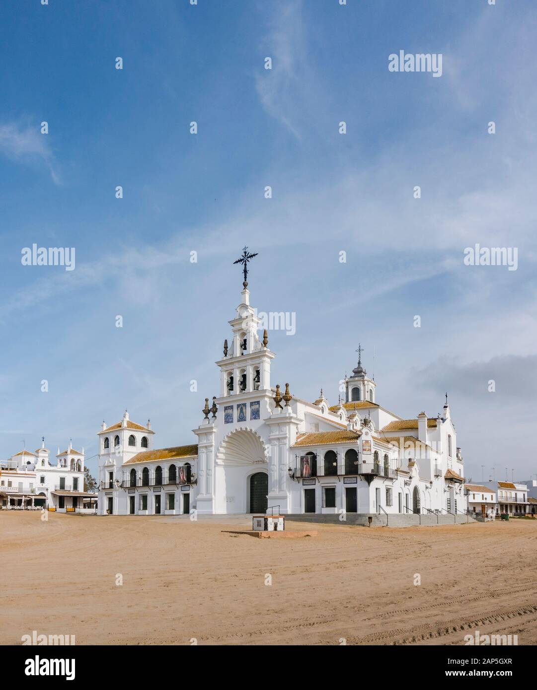 El Rocio Spanien, Kirche, Einsiedlerei der Jungfrau von El Rocio, im Marismas Nationalpark Doñana, Andalucia, Spanien, Europa Stockfoto