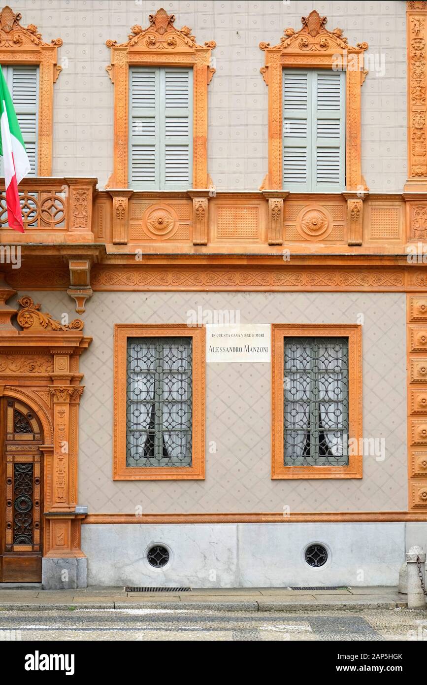 Fassaden der Gebäude, wo Alessandro Manzoni lebte und starb, Piazza Belgioioso Square, Stadtzentrum, Mailand, Lombardei, Italien, Europa Stockfoto