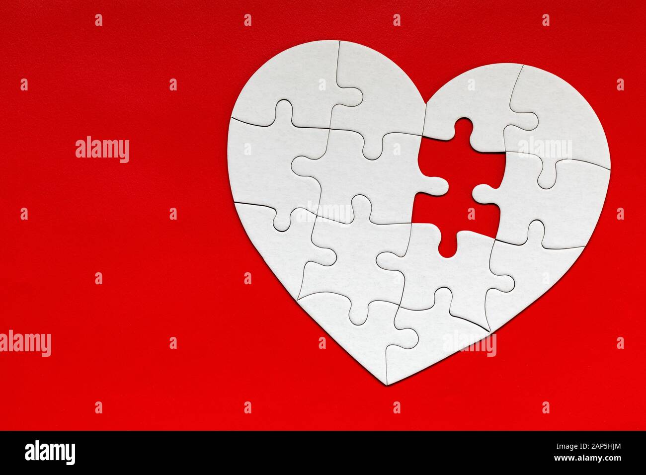 Herzen Objekt aus Puzzleteile. Komplette Herz machen. Puzzle Stücke in Form von Herzen. Happy Valentines Day, grußkartenvorlage. Herz Ji Stockfoto