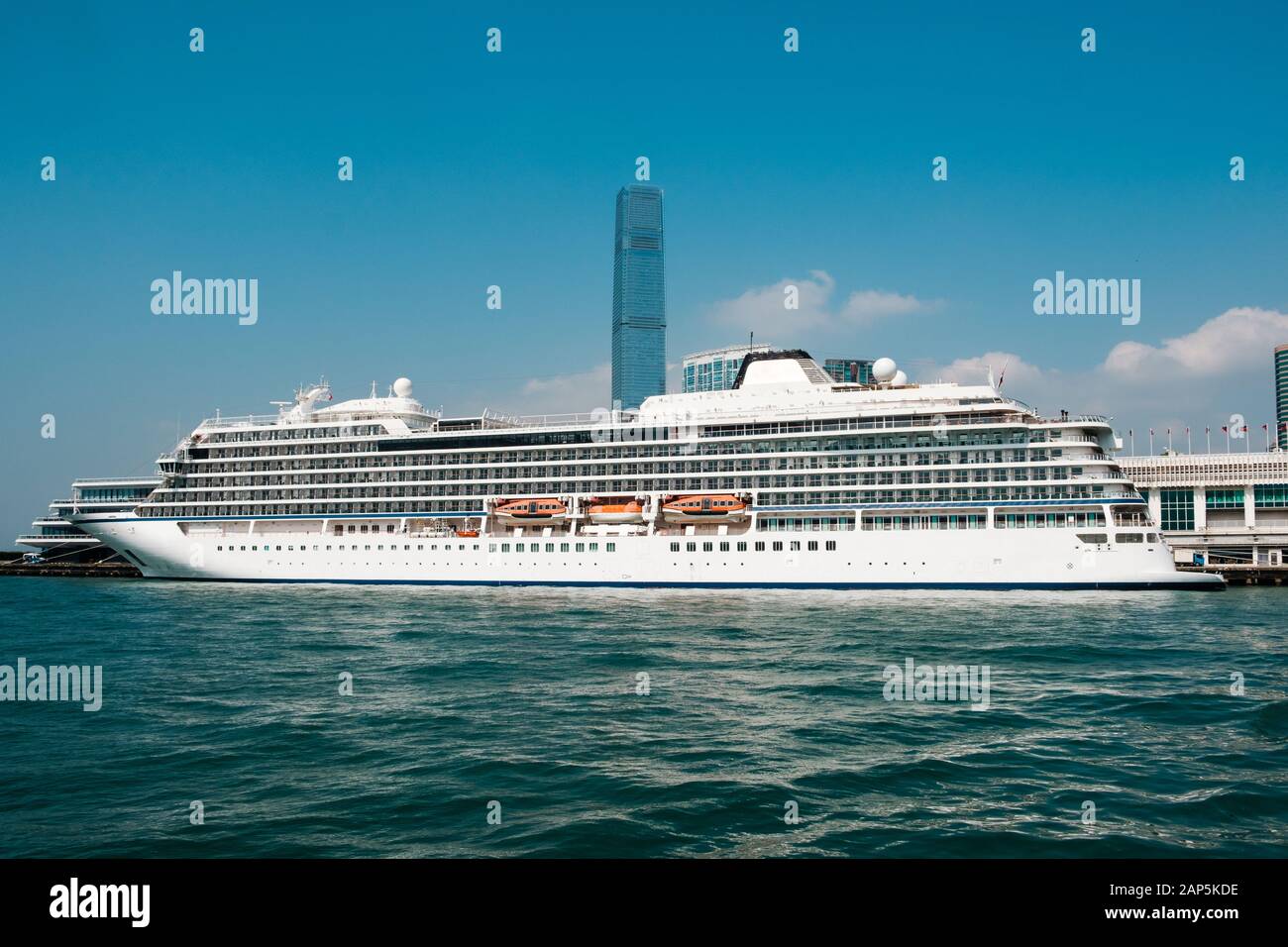 Kreuzfahrt Schiff angedockt an der Hong Kong Cruise Terminal Stockfoto