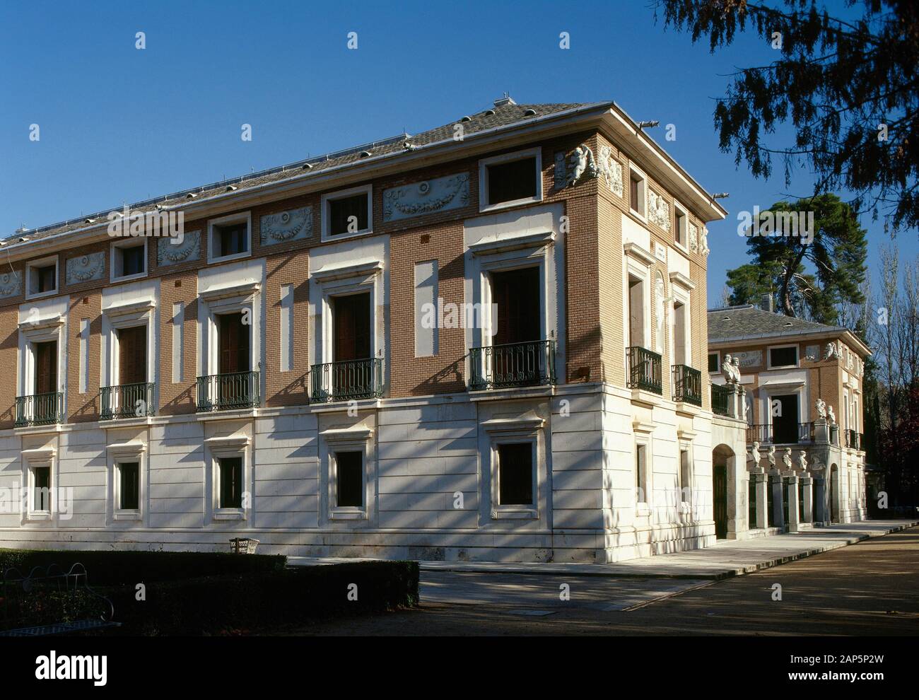 Spanien, Gemeinschaft von Madrid, Aranjuez. Der Landarbeiter Haus (Casa del Labrador). Neoklassizistischen Stil Palace. Es war für Royal Freizeitkonsum gedacht. Die ursprüngliche Konstruktion wurde von Juan de Villanueva projiziert und von Isidro Gonzalez Velazquez abgeschlossen. Stockfoto