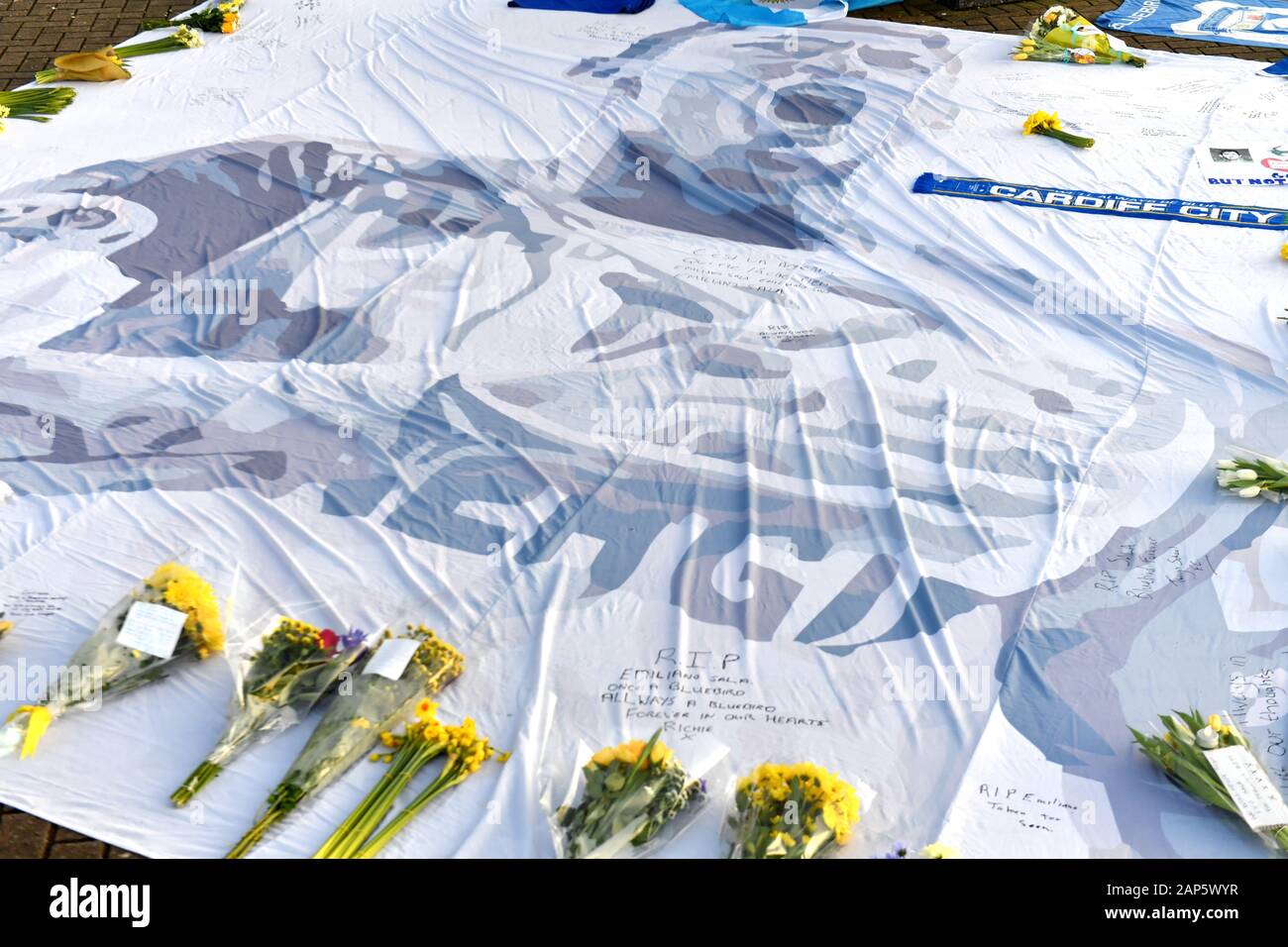 Tribute zu Emiliano Sala am Cardiff City Stadium, Cardiff. Stockfoto