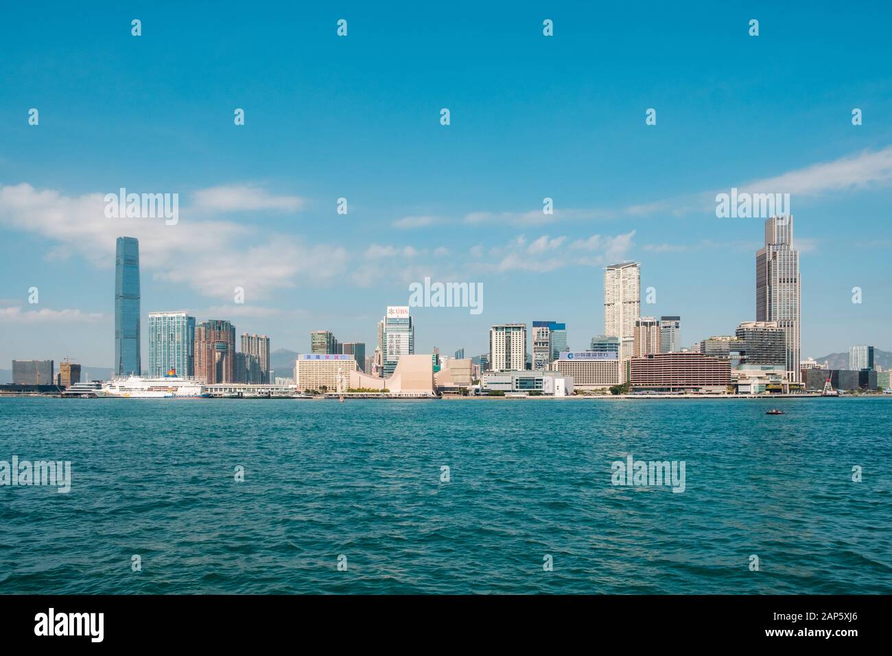 HongKong, China - November, 2019: Skyline und Küste Aussicht auf Hong Kong, Kowloon, Tsim Sha Tsui Stockfoto