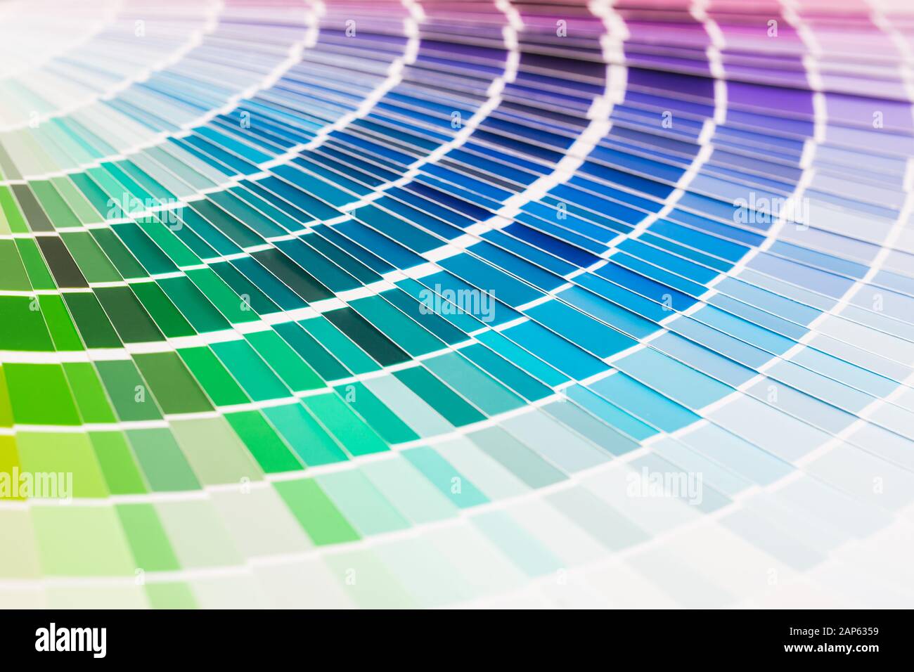 Farbe Farbfelder Buch. Regenbogen-Probe-Farben-Katalog. Stockfoto