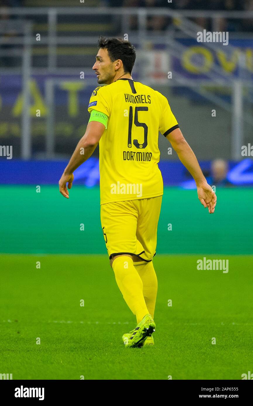 pic Mats Hummels Number https www alamy de mailand oct 23 2019 mats hummels 15 fc inter borussia dortmund champions league stadio san siro image340655201 html