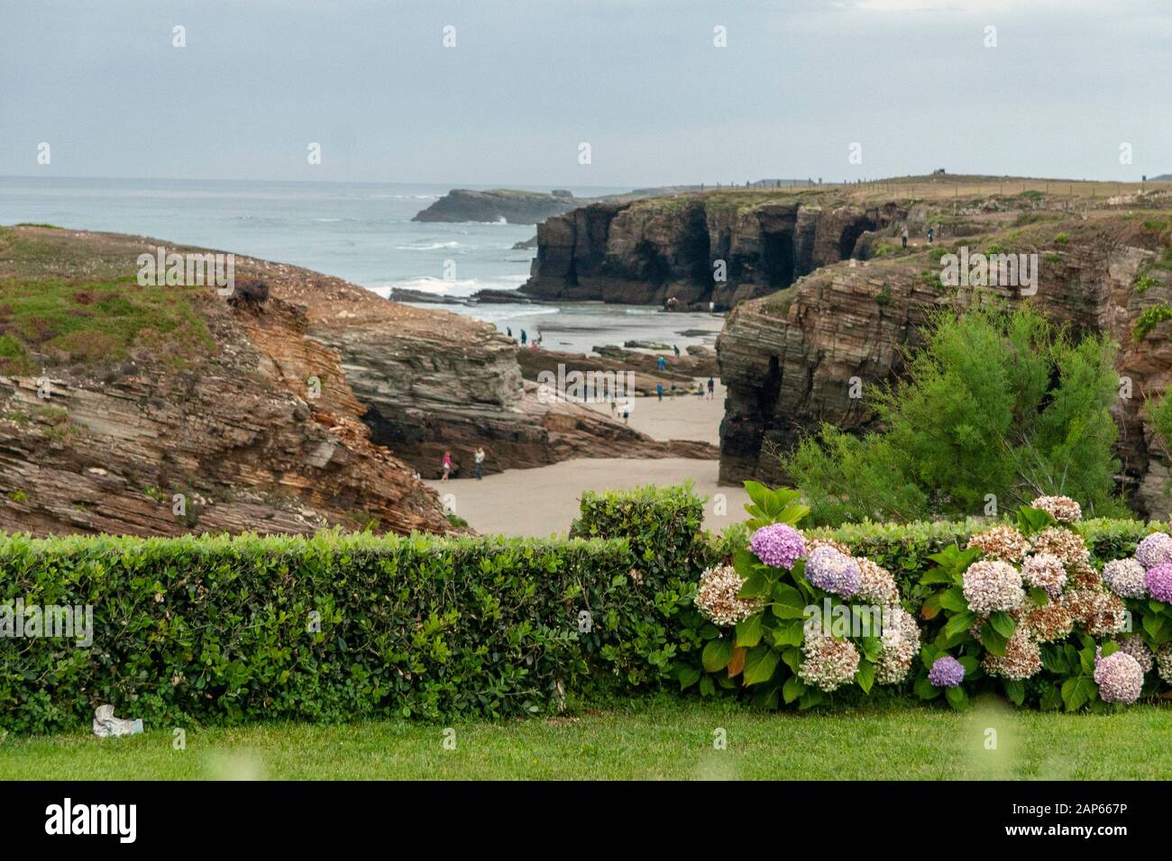 Strand der Kathedralen befindet sich auf der Küste der Provinz Lugo (Galizien), auch als die Mariña Lucense bekannt. Der Ort, wo sie sich befindet. Stockfoto