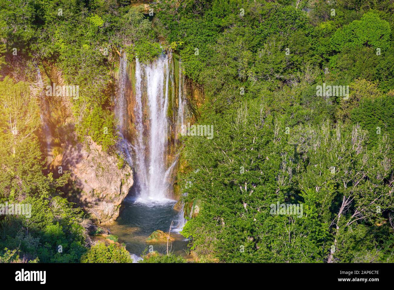 Manojlovac Wasserfall, Nationalpark Krka, Kroatien. Manojlovac Wasserfall, Nationalpark Krka in Kroatien. Blick auf die manojlovac Wasserfall, in der Nähe von Knin in Stockfoto