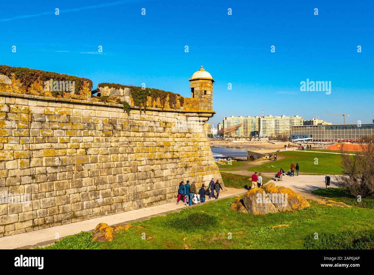 Porto Fort von Saint Francis Xavier Malerische Aussicht mit Wachtturm an einem sonnigen blauen Himmelstag Stockfoto