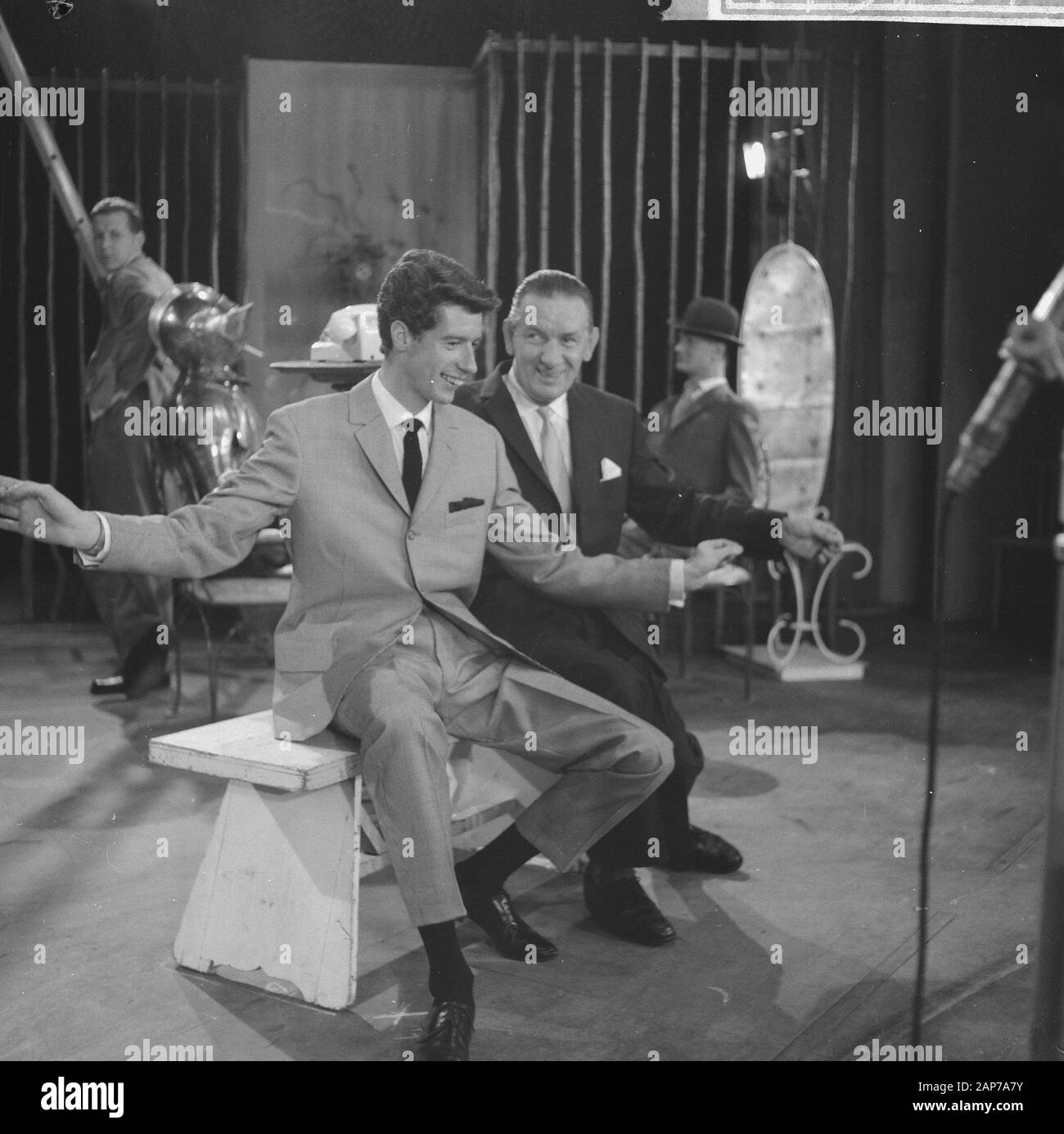 Andre und Rudi Carrell bei one man show von Rudy Datum: August 20, 1960 Keywords: Zeigt Person Name: Andre, Rudi Carrell Stockfoto