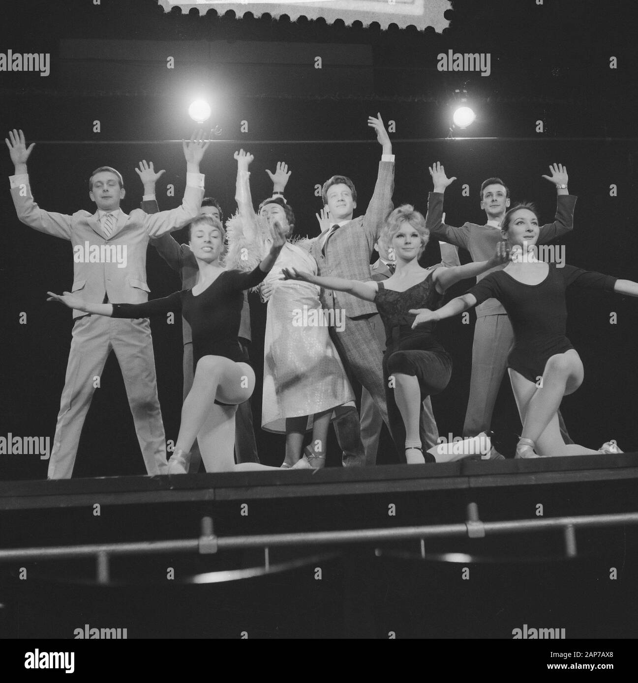 AVRO Divertissement mit Albert Mol, ganze Unternehmen Datum: Januar 29, 1960 Persönlicher Name: Mol, Albert institutionellen Name: AVRO Stockfoto