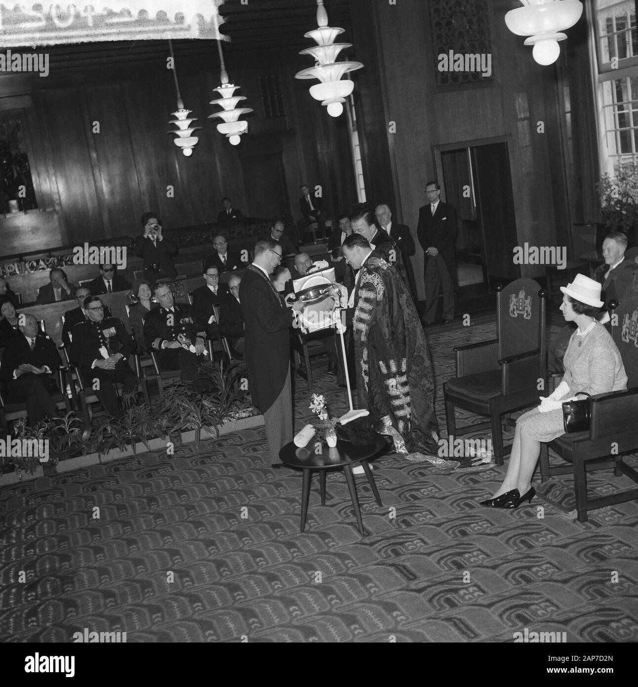 Besuchen Oberbürgermeister nach Amsterdam Datum: April 24, 1961 Location: Amsterdam, Noord-Holland Keywords: visits Persönlicher Name: Oberbürgermeister Stockfoto