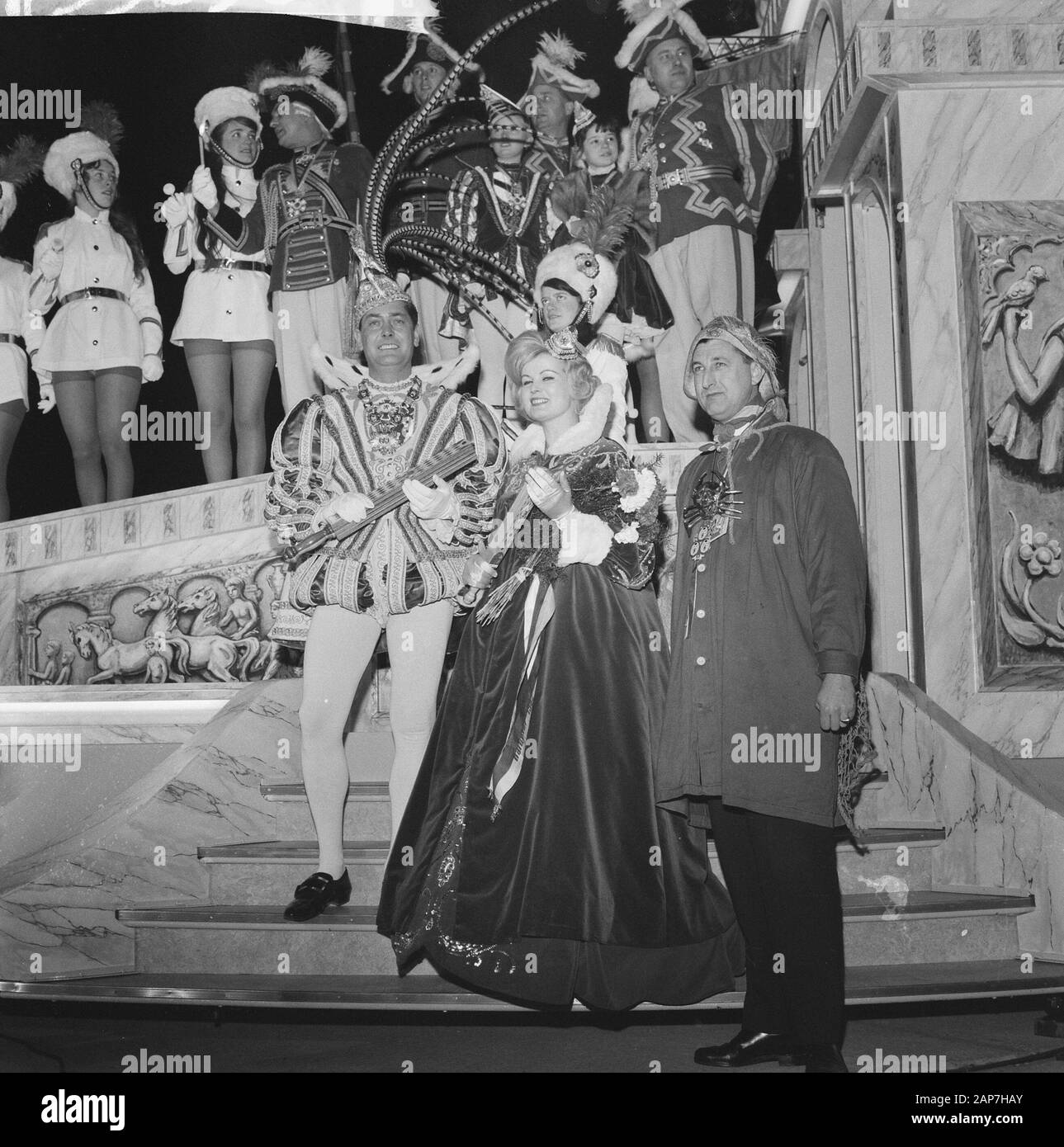 Karneval in Bergen op Zoom, Prinz Hubert und Prinzessin Marina Datum: 27 Februar 1962 Ort: Bergen op Zoom Schlüsselwörter: Karneval, Prinzessinnen Stockfoto