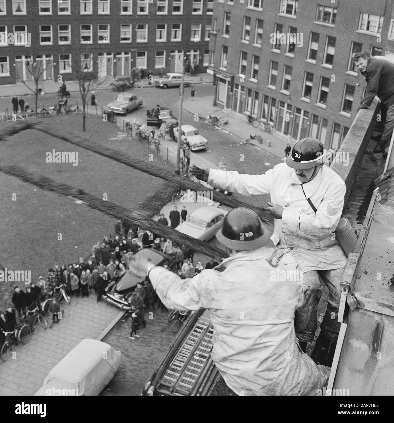 Marke Haringpakkerstraat Rotterdam Datum: März 5, 1962 Location: Rotterdam, Zuid-Holland Stichworte: Brennen Stockfoto