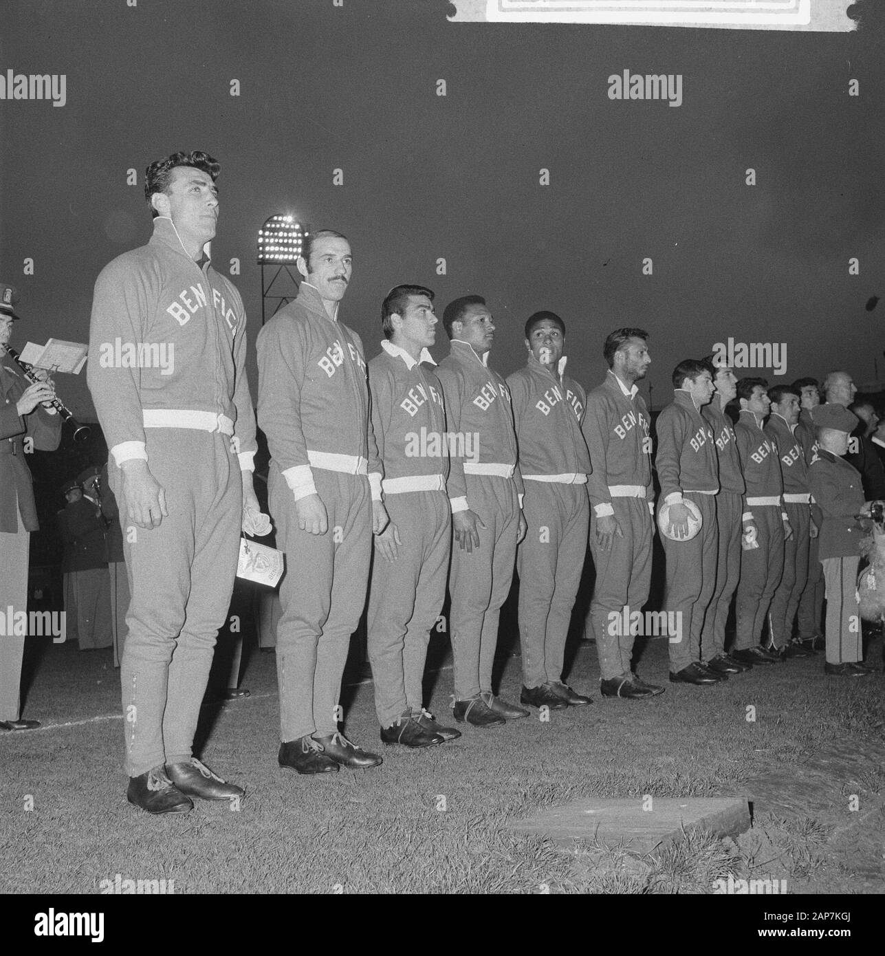 Beufica gegen Real Madrid 5-3 Team von Beufica Datum: Mai 2, 1962 Keywords: Mannschaften, Sport, Fußball Name der Einrichtung: Real Madrid Stockfoto