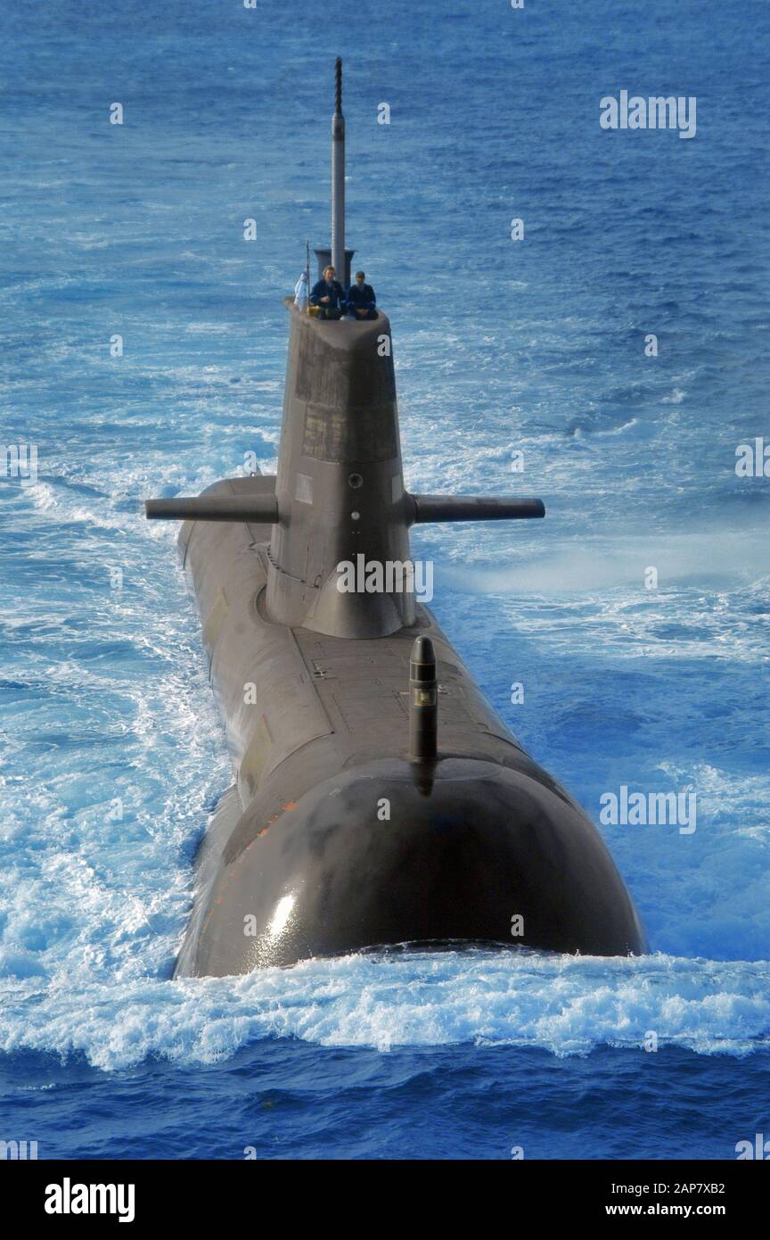 Ein Luftbild des Diesel-E-U-Boots der australischen Marine Collins Class auf See. Stockfoto