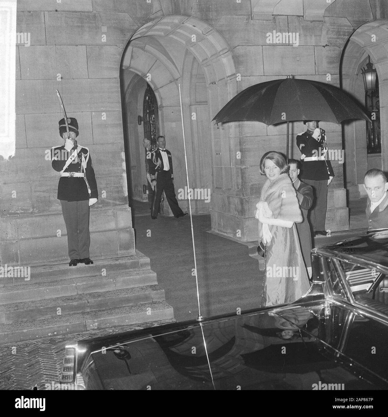 Ball op Paleis op de Dam Dam Datum: 8. März 1966 Schlüsselwörter: Palaces Institution Name: Palace on Dam Stockfoto