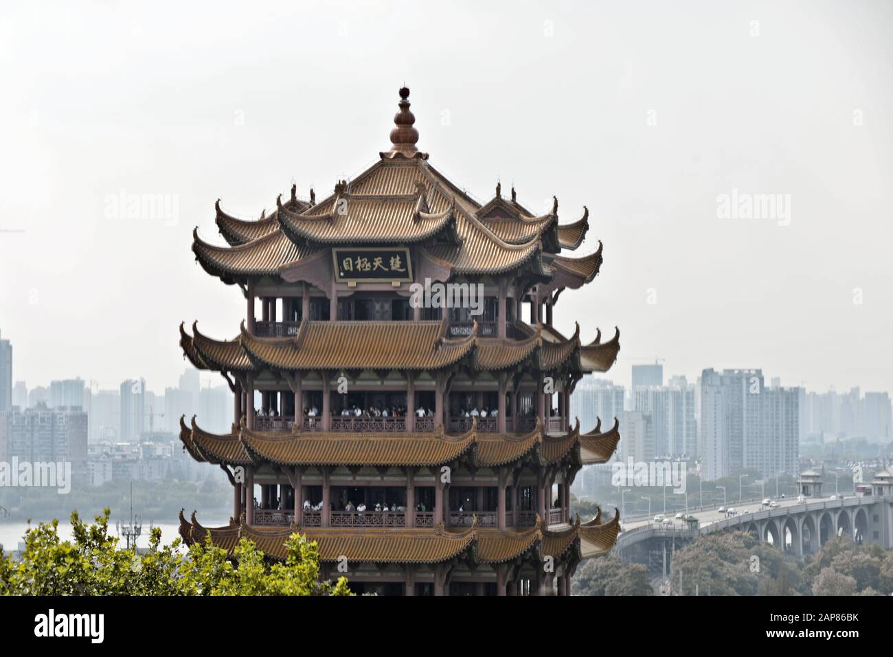 Gelber Kranturm. Wuhan, China Stockfoto