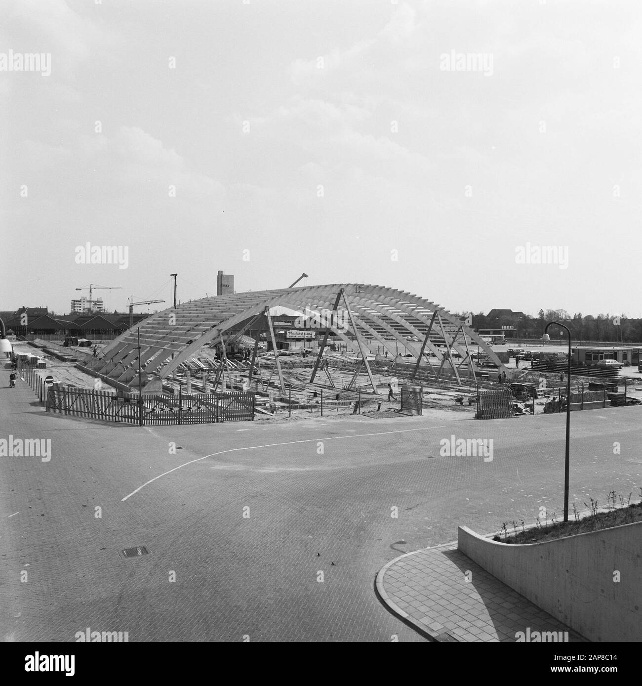 Im Bau, Arbeiten, IJsselhal Datum: 1971 Ort: Overijssel, Zwolle Schlüsselwörter: Im Bau, Name der Arbeitsperson: IJsselhal Stockfoto