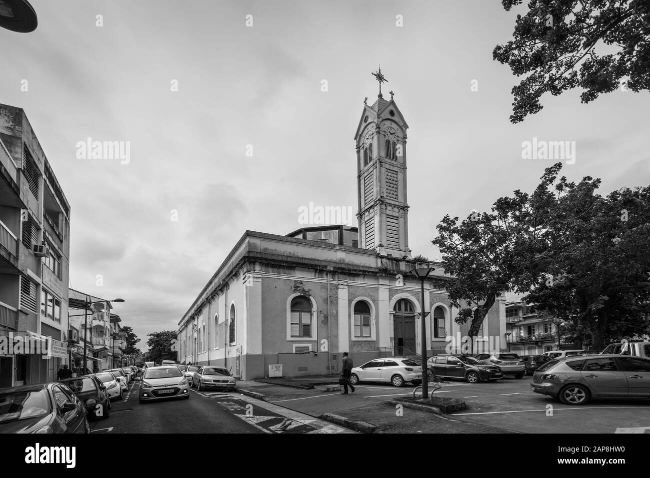 Pointe-a-Pitre, Guadeloupe - 14. Dezember 2018: Kathedrale Saint Pierre Saint Paul in Pointe-a-Pitre in Guadeloupe, französische Karibik. Schwarz-weiß p Stockfoto