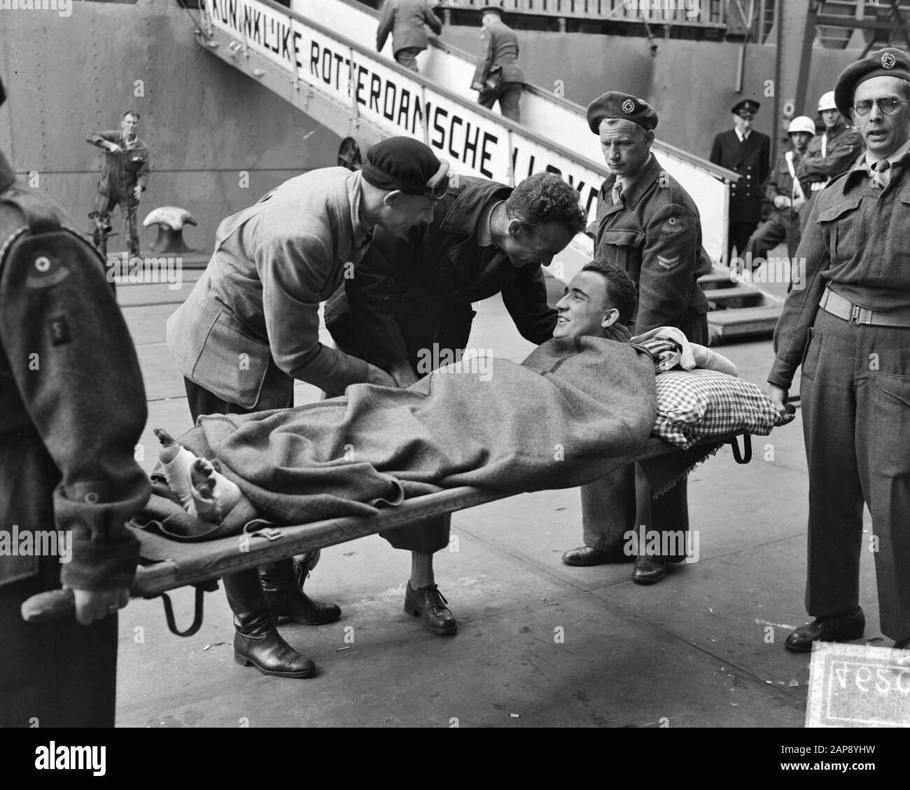 Ankunft Korea-Freiwillige (verletzt) in Rotterdam Datum: 15. Juni 1951 Ort: Rotterdam, Zuid-Holland Schlüsselwörter: Ankunft, WIND, Freiwillige Stockfoto