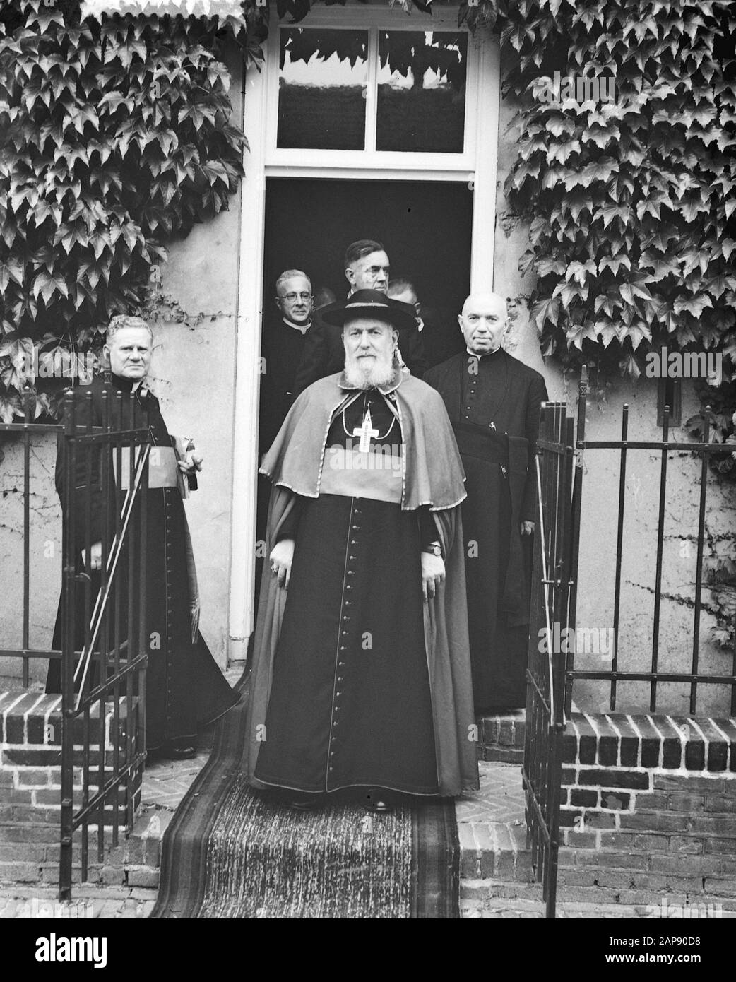 Besuch des französischen Kardinals Tisserant zum Grabdatum: 4. Juli 1952 Ort: Grabrede: Besuche, Klerus, Kardinäle persönlicher Name: Tisserant E Stockfoto