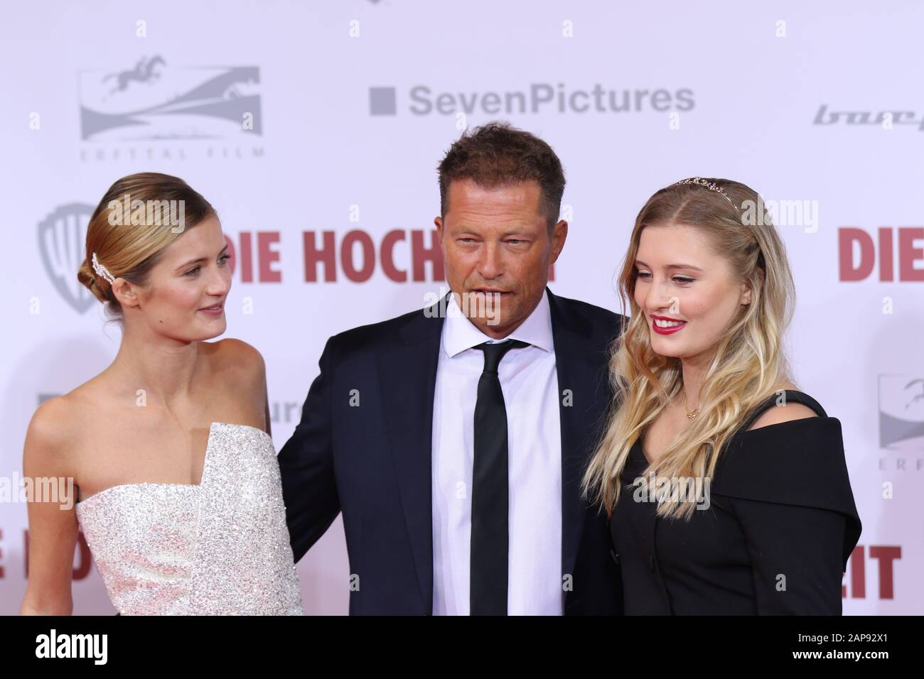 21.01.2020, Berlin, Deutschland, Lilli Schweiger (l), Til Schweiger und Luna Schweiger (r) nehmen am 21. Januar 2020 in Berlin an der Weltpremiere "IE HOCHZEIT" im Zoo Palast wahr. Ein Til Schweiger Film 'DIE HOCHZEIT' ist eine romantische Komödie. Stockfoto