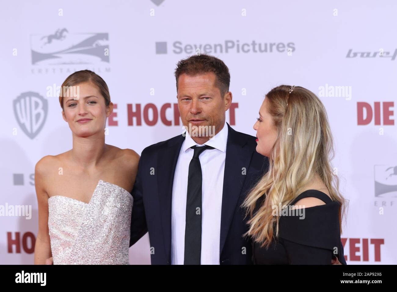 21.01.2020, Berlin, Deutschland, Lilli Schweiger (l), Til Schweiger und Luna Schweiger (r) nehmen am 21. Januar 2020 in Berlin an der Weltpremiere "IE HOCHZEIT" im Zoo Palast wahr. Ein Til Schweiger Film 'DIE HOCHZEIT' ist eine romantische Komödie. Stockfoto