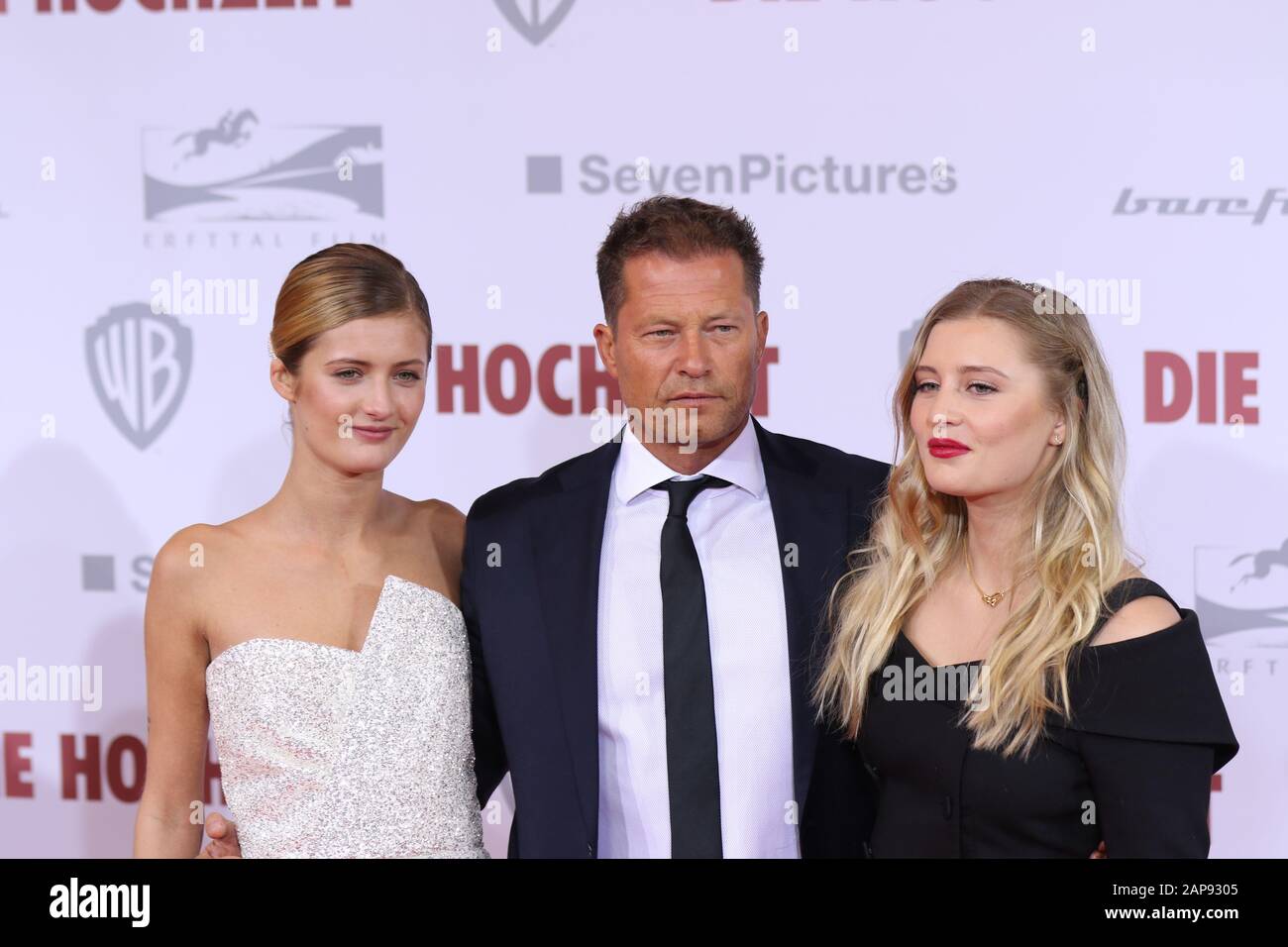 21.01.2020, Berlin, Deutschland, Lilli Schweiger (l), Til Schweiger und Luna Schweiger (r) nehmen am 21. Januar 2020 in Berlin an der Weltpremiere "IE HOCHZEIT" im Zoo Palast wahr. Ein Til Schweiger Film 'DIE HOCHZEIT' ist eine romantische Komödie. Stockfoto