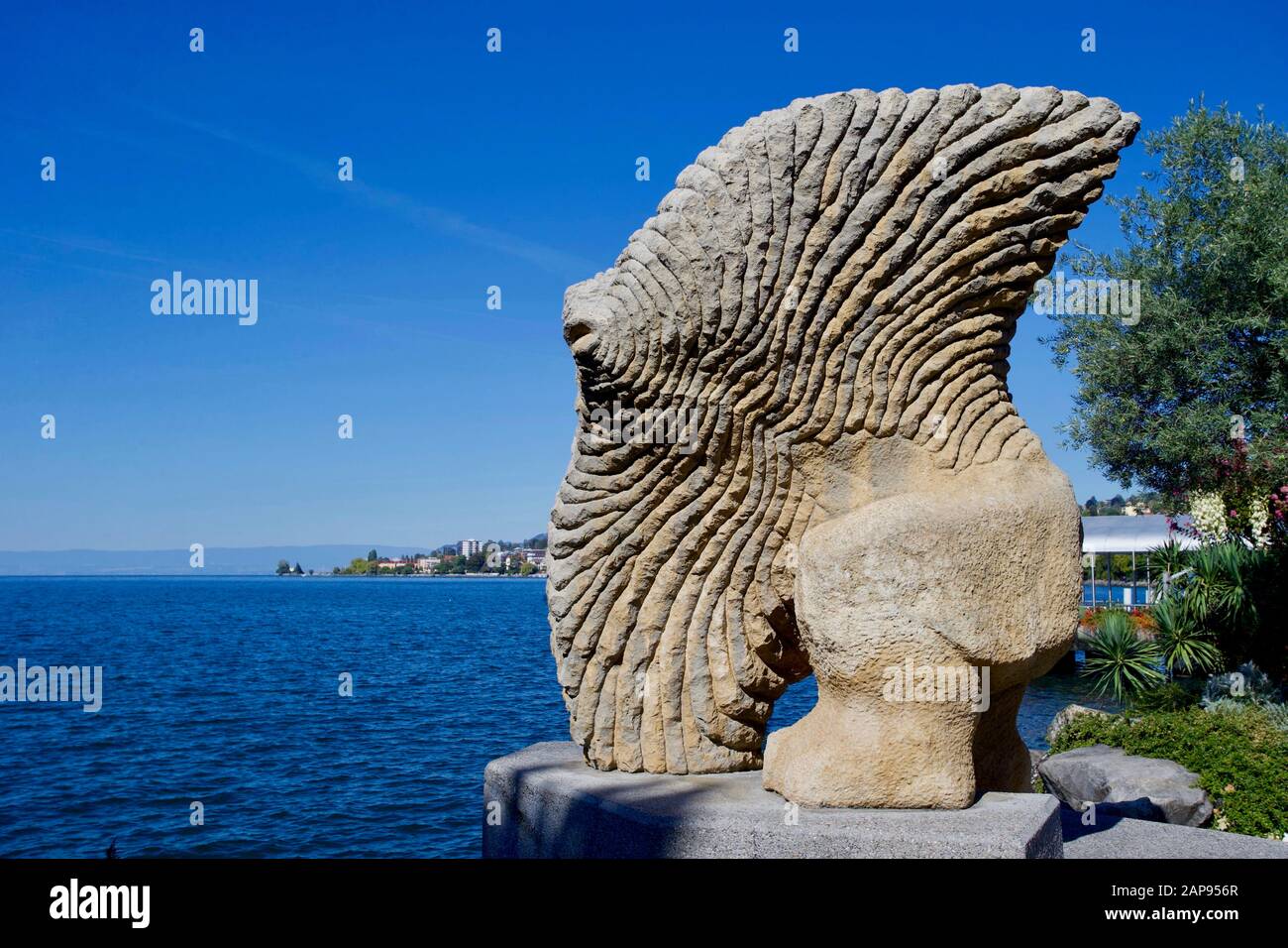 Homme/Poisson/Volant von Gaspard Delachaux. Genfersee, Montreux, Kanton Waadt, Schweiz. Stockfoto