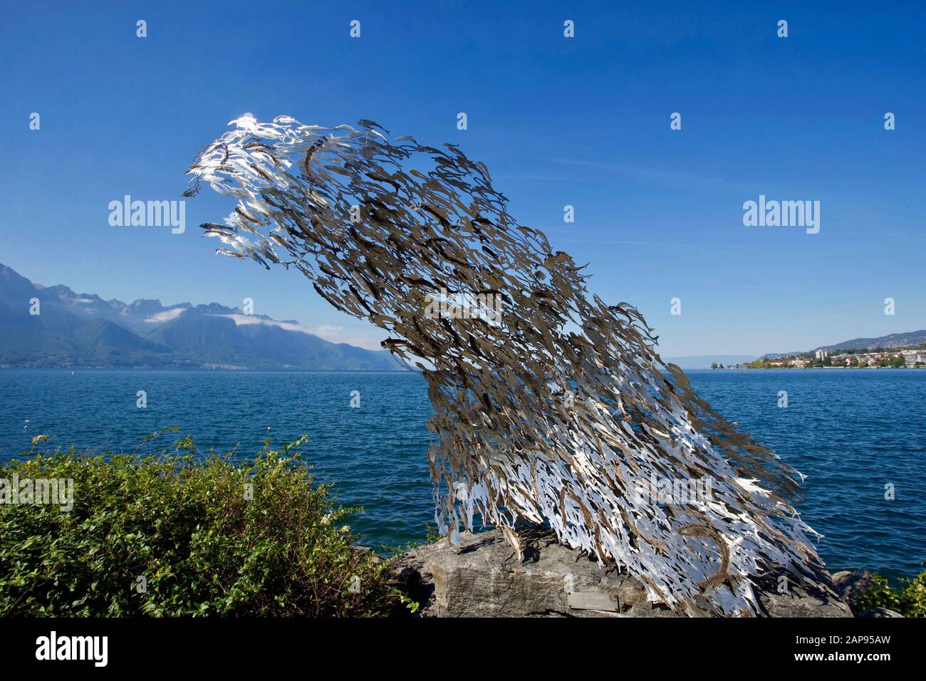 Über dem Meeresspiegel von P Albertelli & M Abbaldo. Genfersee, Montreux, Kanton Waadt, Schweiz. Stockfoto