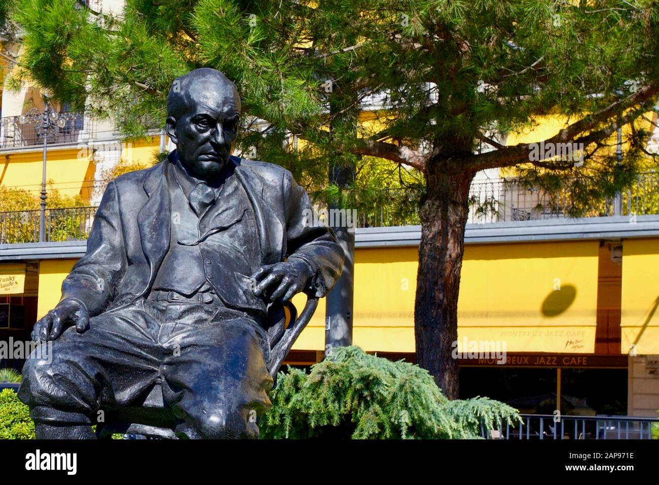 Vladimir Nabokov Statue. Genfersee, Montreux, Kanton Waadt, Schweiz. Stockfoto