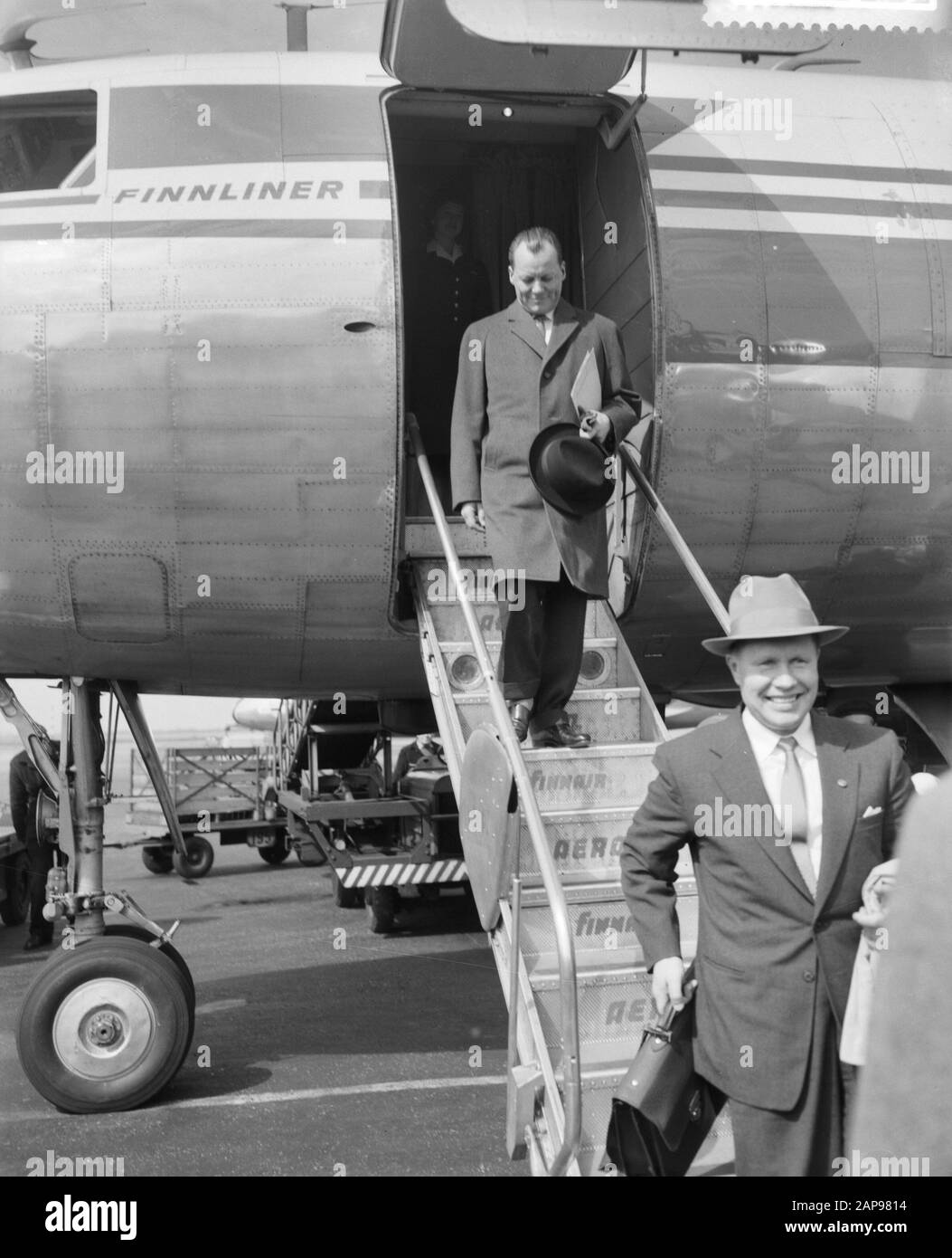 Ankunft des Bürgermeisters von Westberlin Willys Brand auf Schiphol Datum: 13. April 1959 Stockfoto