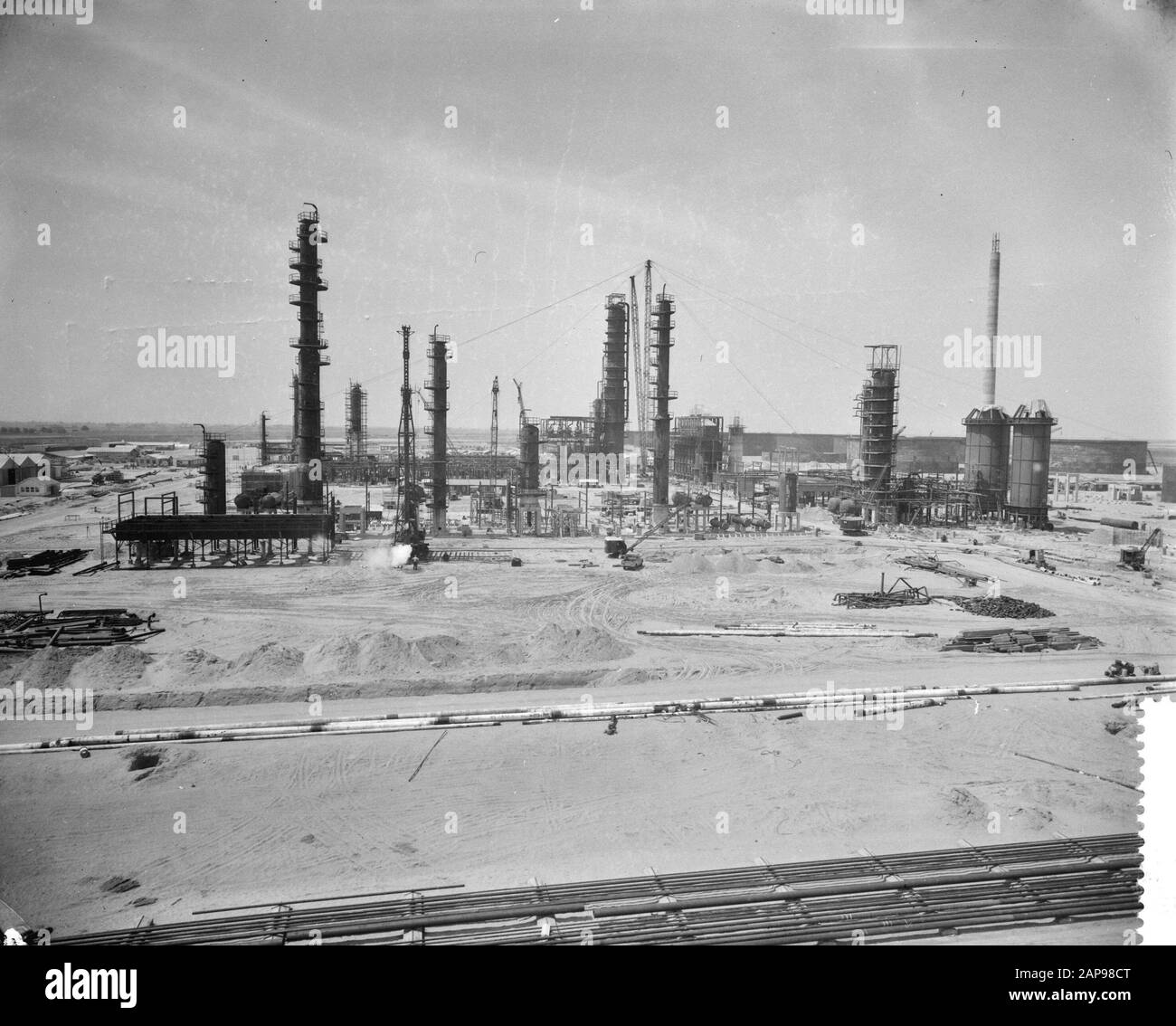 Bau der Esso-Raffinerie im Botlek-Gebiet bei Rotterdam Datum: 4. Juni 1959 Stockfoto