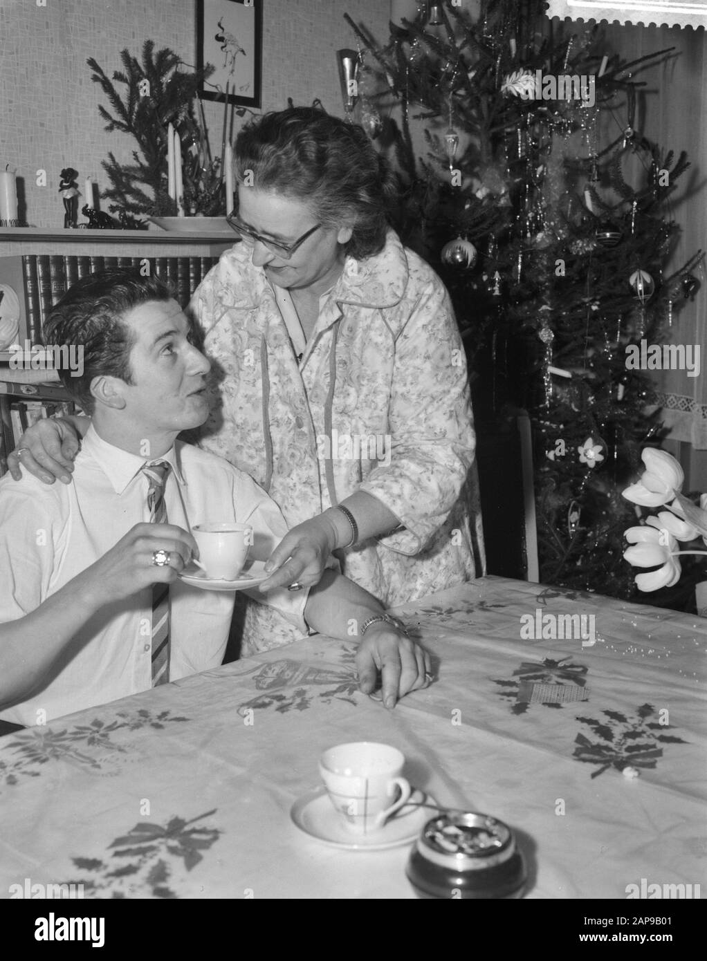 Der 23-jährige Theo Wormsem rettet 2 Deutsche aus Singel Datum: 27. Dezember 1959 Personenname: Theo Wormsem Stockfoto