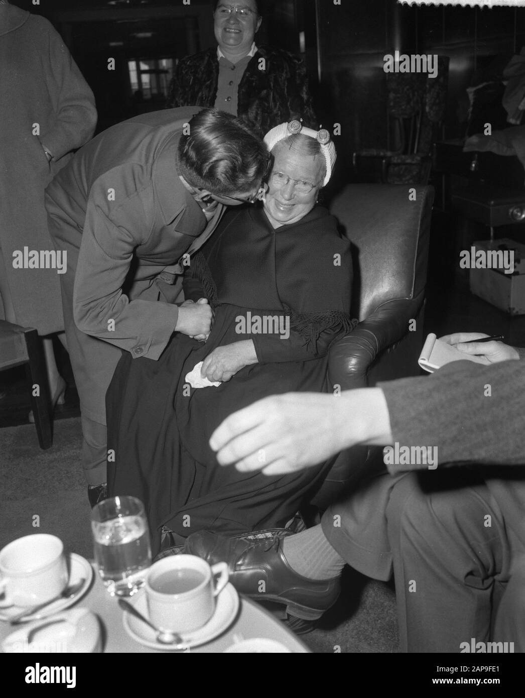 77 Jahre alter Nettenboetser in Rotterdam Datum: 9. März 1961 Standort: Rotterdam, Zuid-Holland Stockfoto