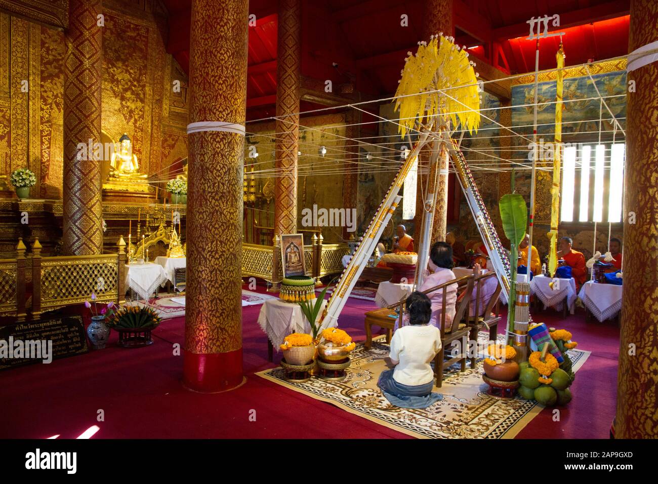 Chiang Mai Buddhisten Temple Interior, Menschen Chiang Mai Thailand Stockfoto