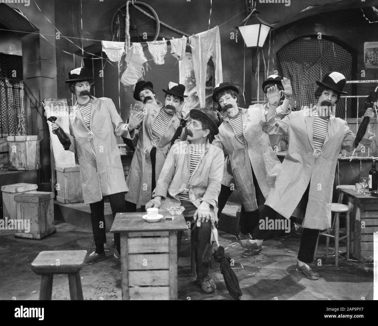 Die Tom Manders zeigen ohne Musik, Dorus mit seinem Dorusjes Datum: 3. Februar 1963 Schlüsselwörter: Unterhaltungsprogramme persönlicher Name: Manders, Tom Stockfoto