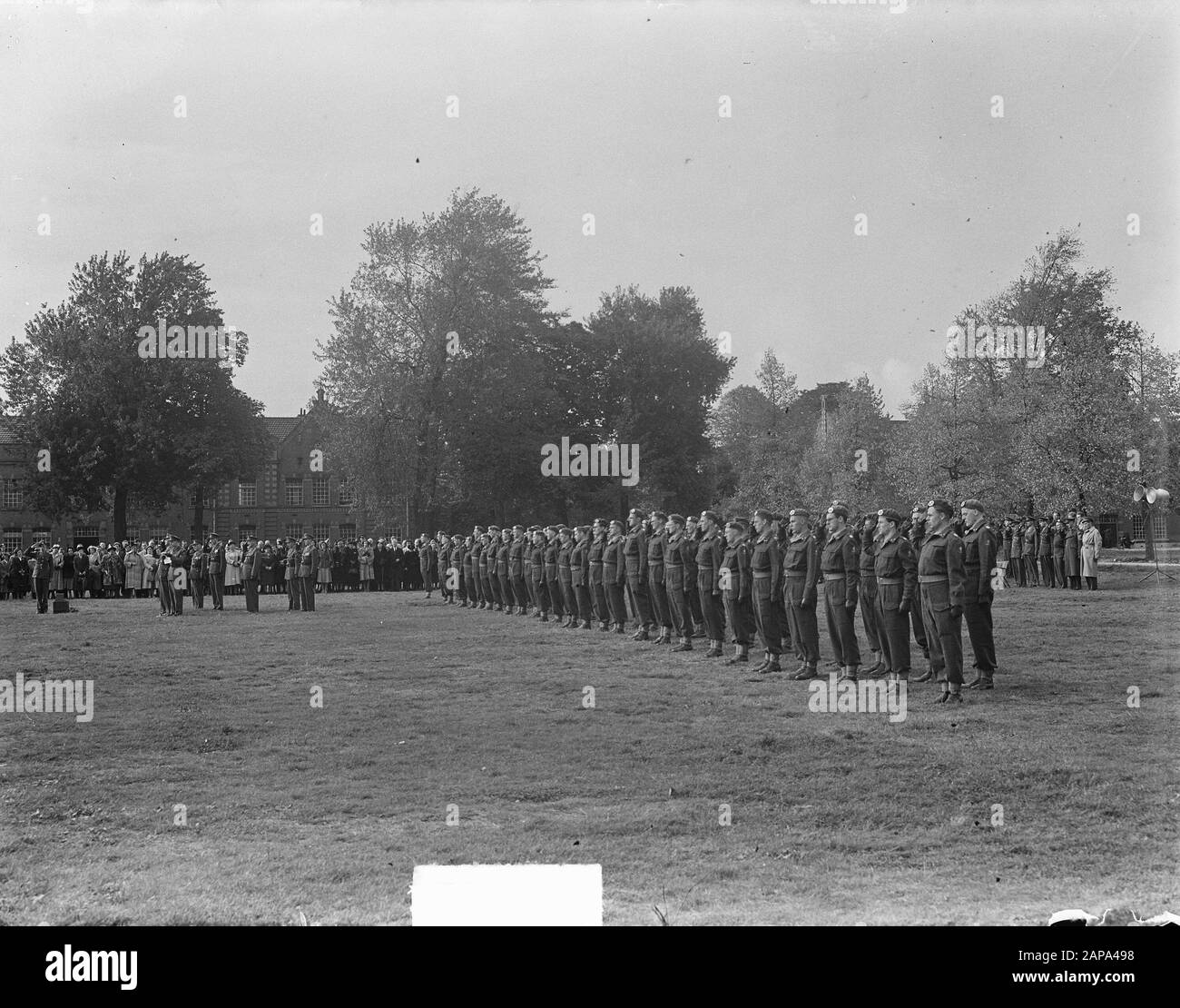 Beediging in Amersfoort von 60 Offizieren der Truppen des medizinischen Dienstes Datum: 11. Oktober 1950 Ort: Amersfoort Schlüsselwörter: Medizinische Dienste, OFFICIATS, TOOFFICERS, POWERS, Beeties Stockfoto