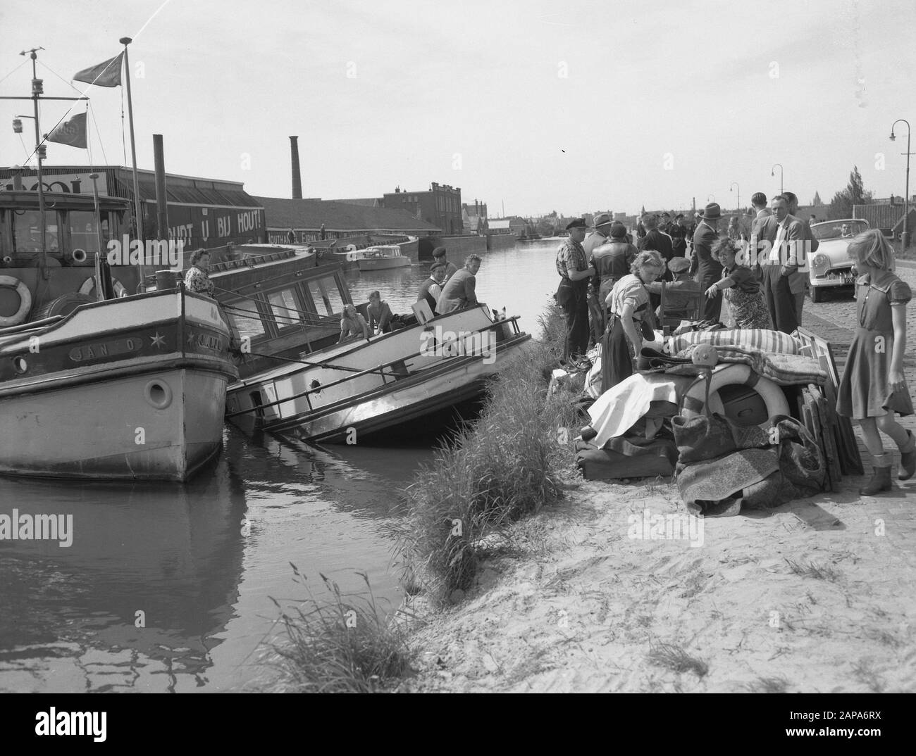 Kollision auf Weespertrekvaart Datum: 28. Mai 1955 Schlagwörter: Kollisionen Stockfoto